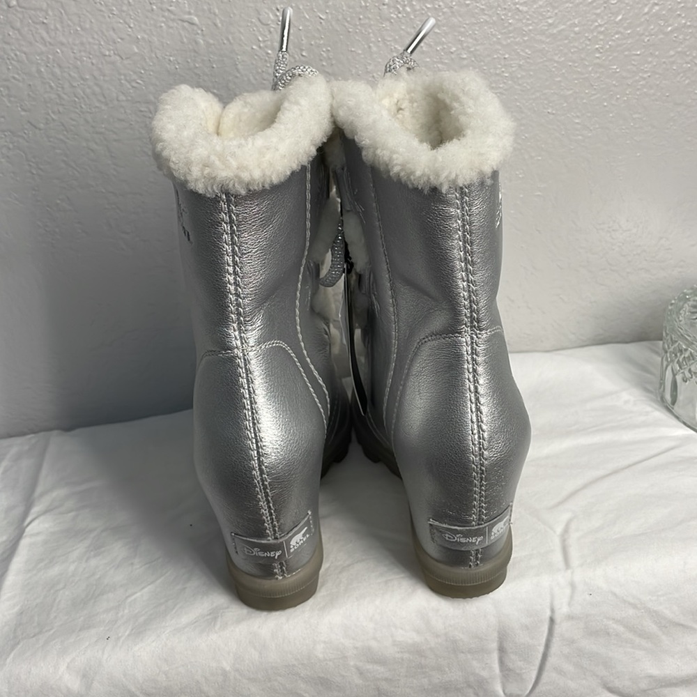 NWOT Disney x Sorel Joan of Artic wedge boots 5.5 Style #LL3660-034 - Picture 5 of 11